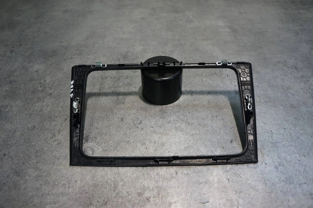 фото №1, Рамка панель захист радіо навігації volkswagen golf vi 5k0858061f