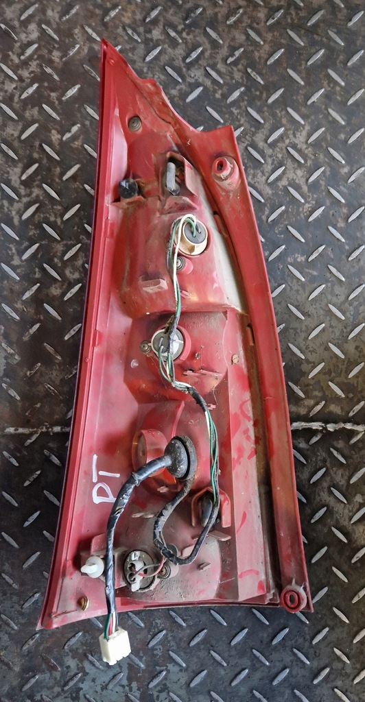 фото №2, Лампа правый задняя mazda premacy i lift