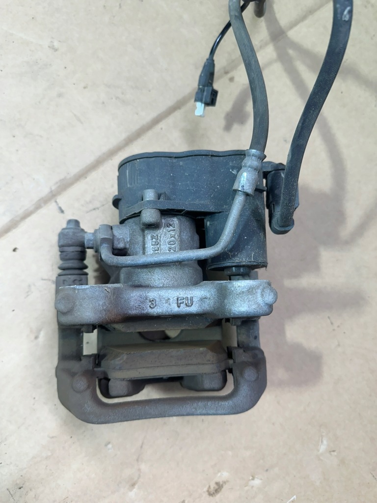 фото №14, Суппорт тормозной левый задняя, левый задний mercedes w243, w177,w118, w247 320x12