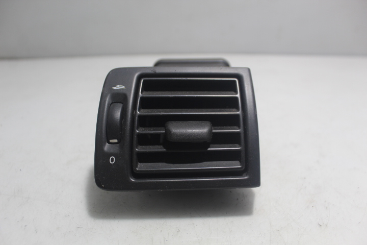 фото №1, Решётка обдув правая volvo s40 ii