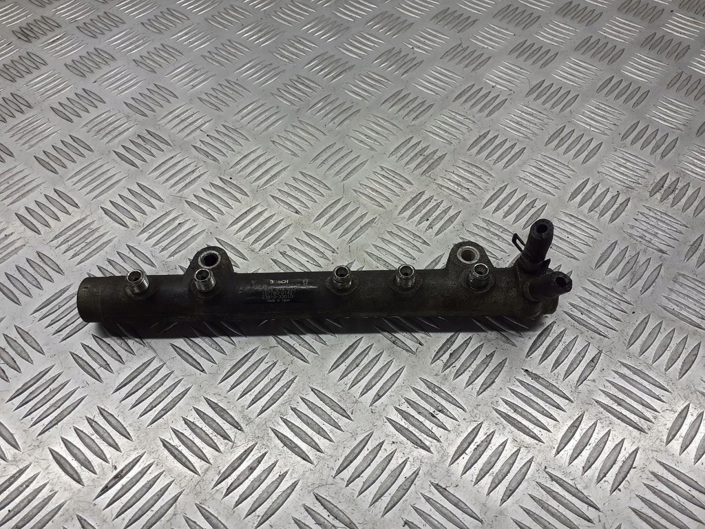 фото №1, Молдинг впрыскная yaris verso 1.4 d4d 23810-33010