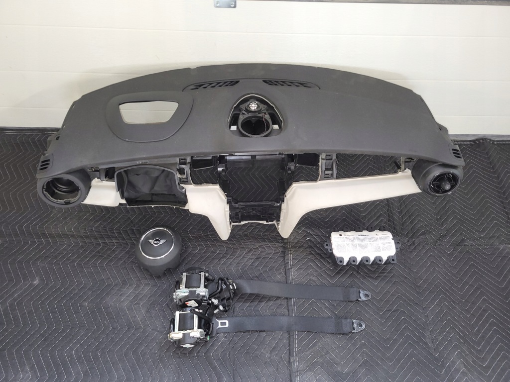 фото №1, Подушка безпеки mini cooper f55 f56 f57 панель приладів консоль подушки безпеки ремені комплект оригінал