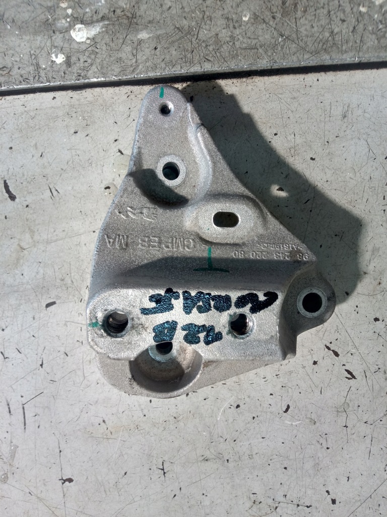 фото №1, Opel corsa f кронштейн кронштейн коробки 1.2 b