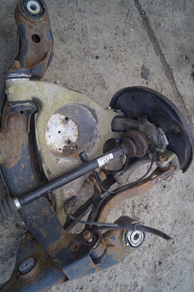 фото №8, Балка підрамник підрамник oś задня audi a6 c6 allroad 3.0tdi