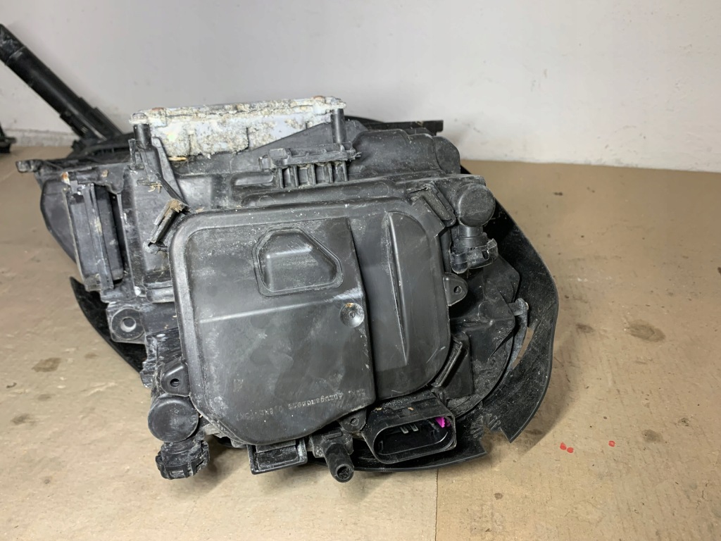 Porsche macan 95b фонарь  передняя 95b941005h zalana америка оригинал Недорого