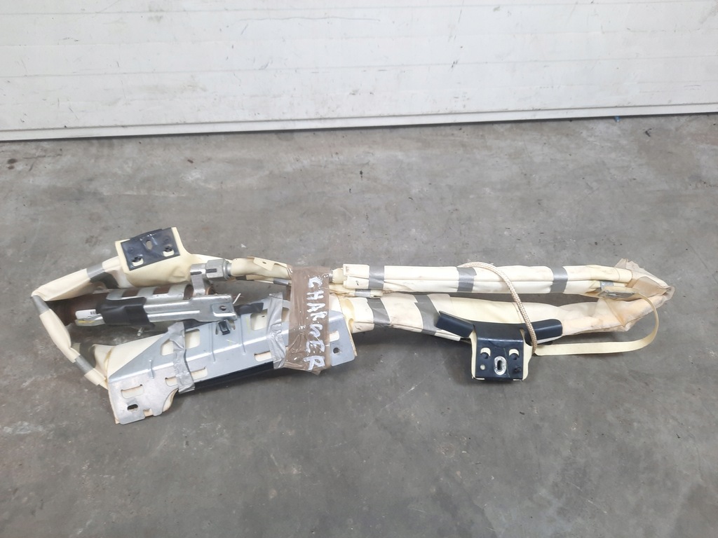 фото №1, Шторка безопасности правая dodge charger 05-10