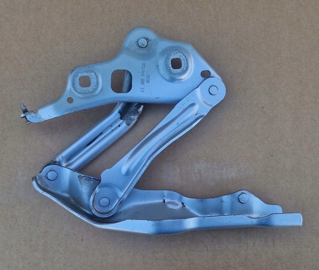 фото №1, Петля капот skoda octavia iv 5e3823302 правый оригинал la7w