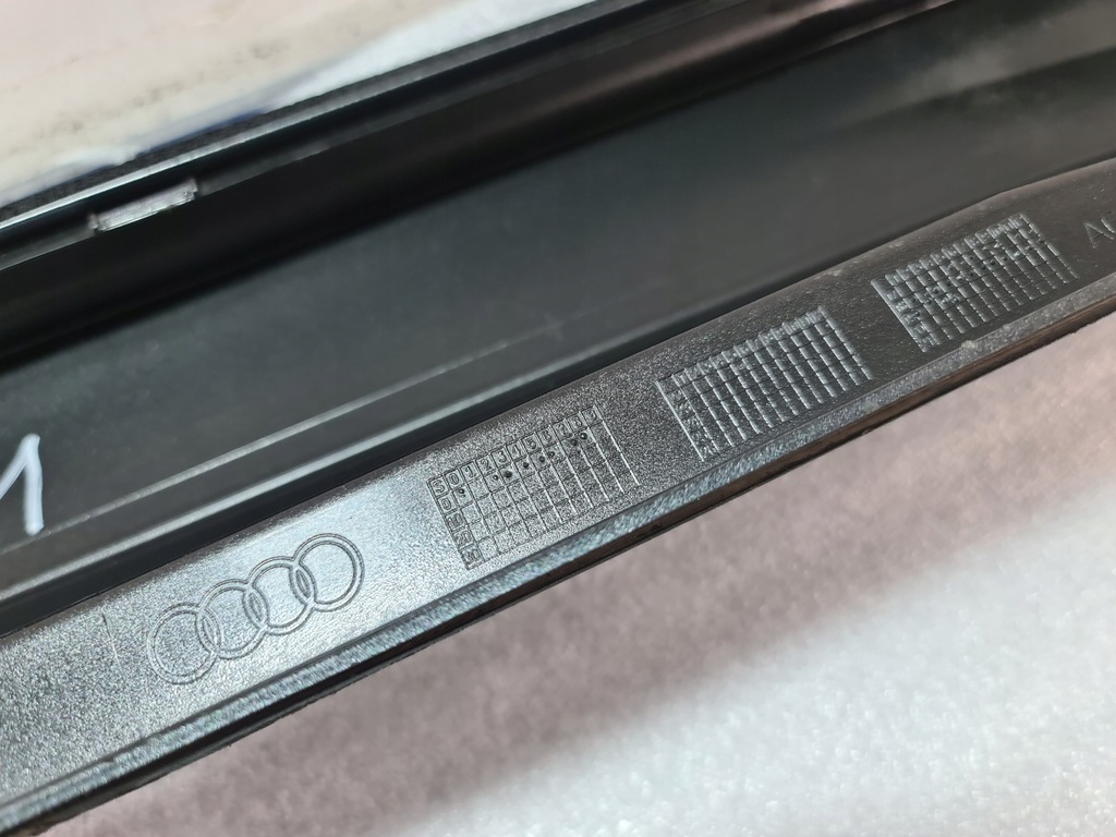 фото №12, Audi a6 c8 4k kombi s-line правая молдинг порог накладка порог 4k0853856a