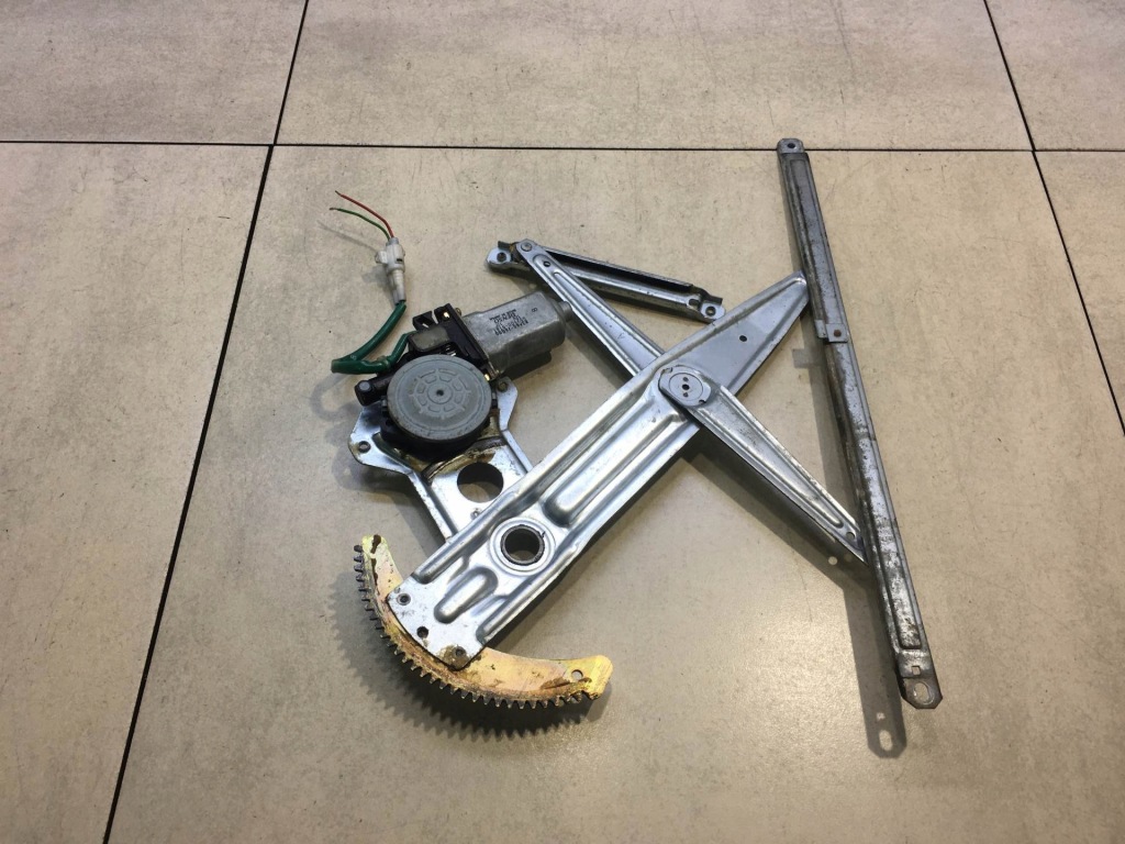 фото №1, Подъемник стекло левый перед justy iii 83460-76g00