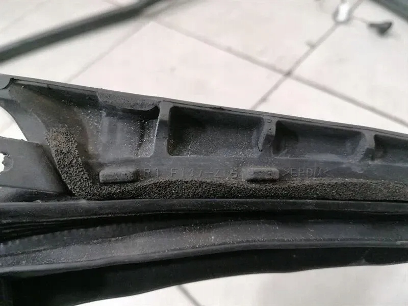 фото №5, Ferrari 612 scaglietti f137 door ущільнювач 66867700 l+r with defects seals