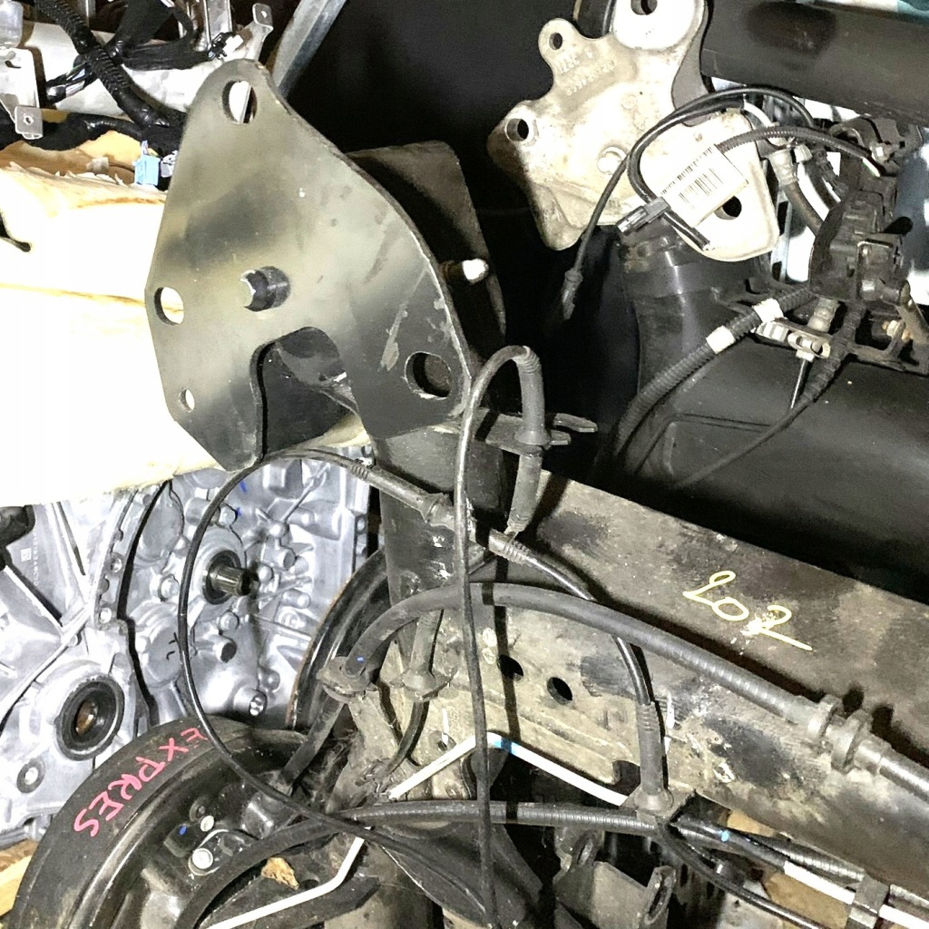 Задня oś балка задня підвіска гальмівні барабани 555110548r renault express 1.5 dci Київ