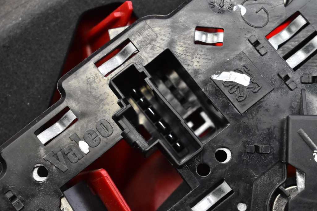 фото №6, Лампа права задня задня peugeot 307 5d hb 01-05