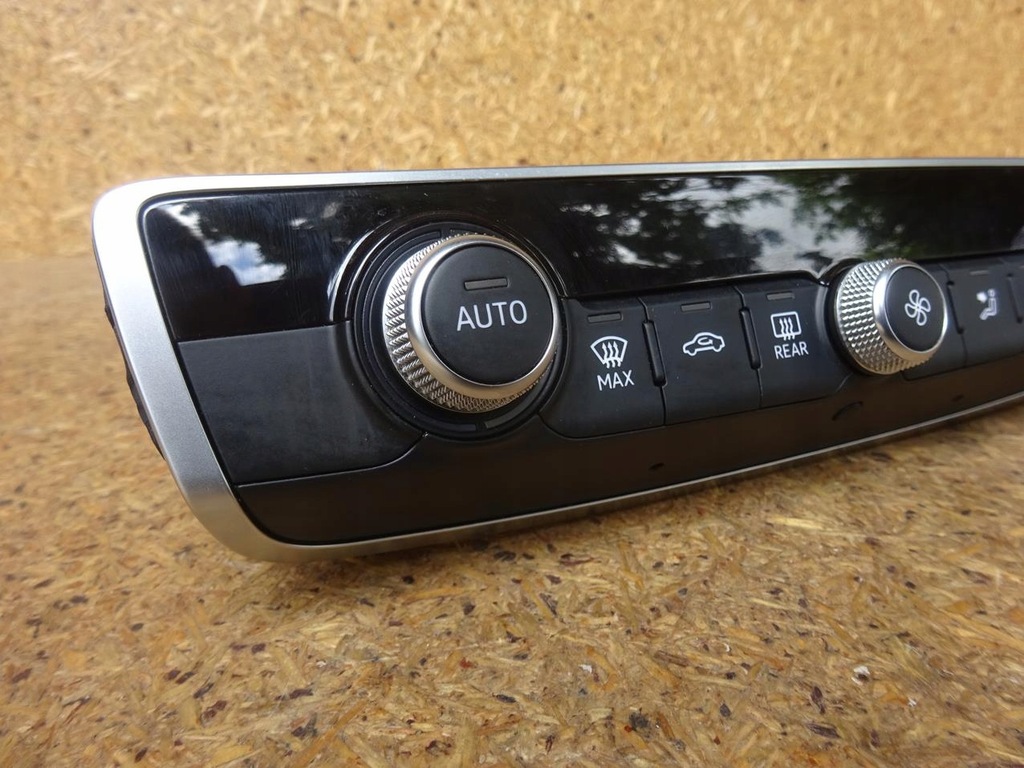 фото №13, Audi a3 8v 12-18 панель обдув кондиционера 8v0820043c