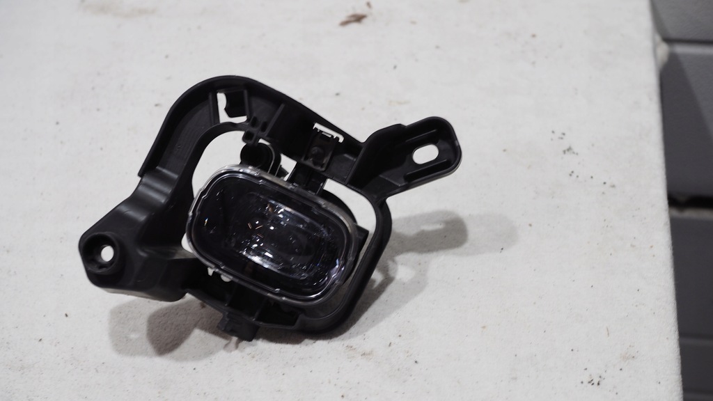 фото №1, Лампа против туманная led renault clio v левая перед 261550862r