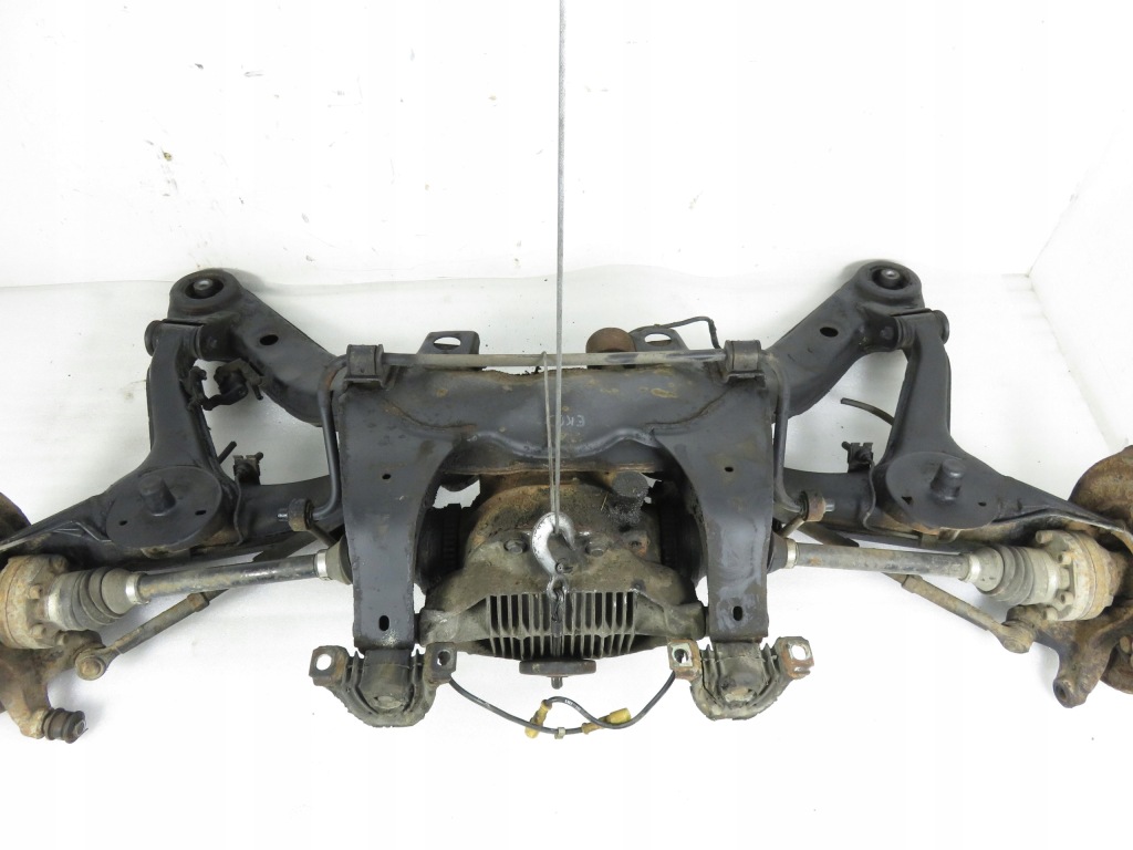 Подрамник задний  opel omega b универсал 2.5 td Киев