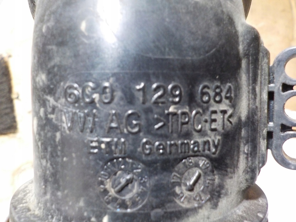 фото №3, Skoda rapid 1.6 tdi 2016r труба воздухозаборник воздуха 6c0129684