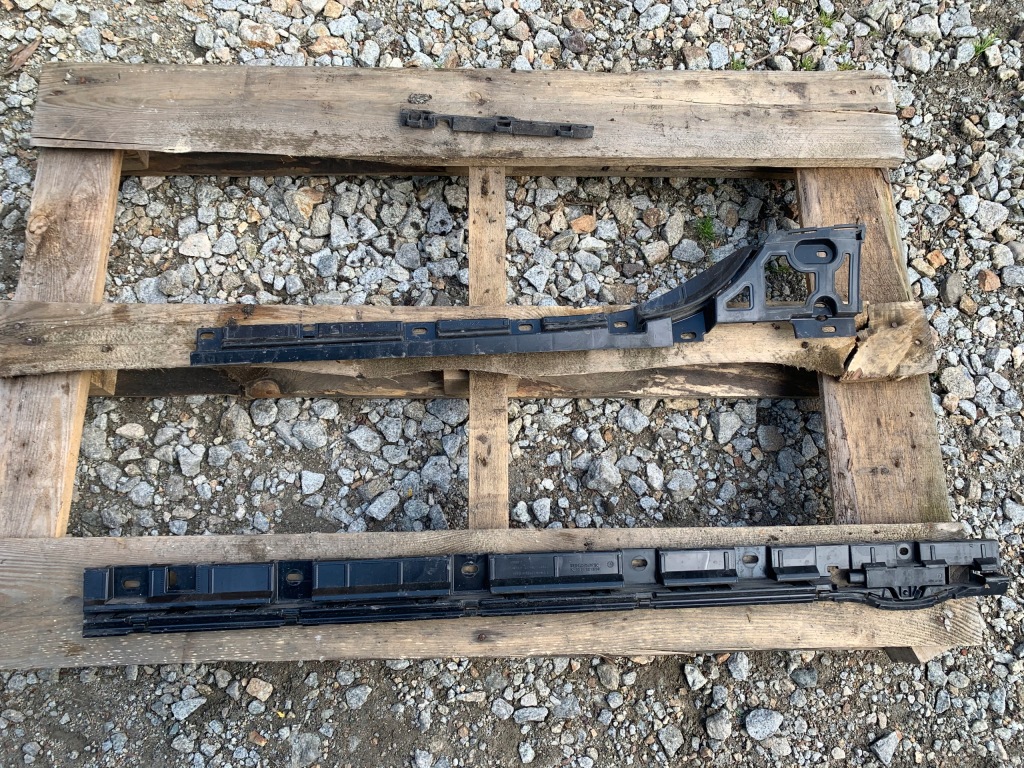 Купить Bmw 5gt f07 кронштейн  порог кронштейн левая сторона комплект