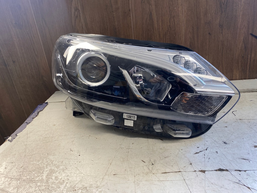 фото №1, Toyota proace ii лампа правый перед ксенон led