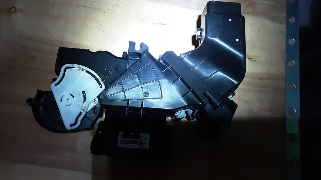 фото №4, Задний воздуховод pod сиденье bentley