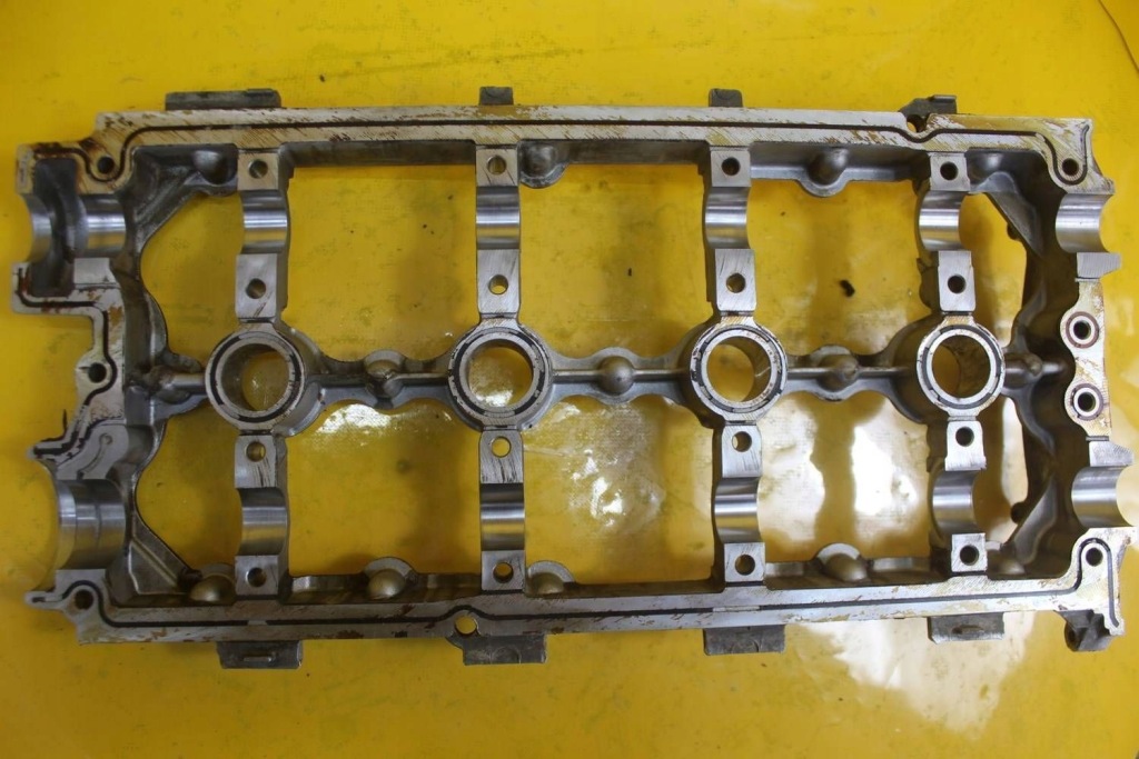 Головка audi a6 c6 a3 8p a4 vw golf v 2.0 tfsi bpj bwa bwe bul 06f103373 в Украине