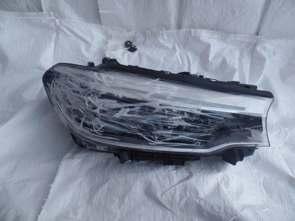 фото №1, Bmw 5 g30 g31 лампа правая адаптивный led 8499122-03 europa