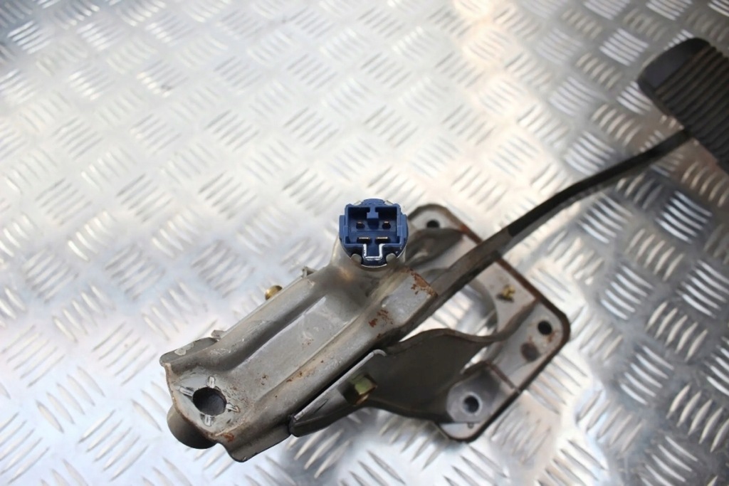 фото №3, Lexus ls 400 1990 педаль тормоза