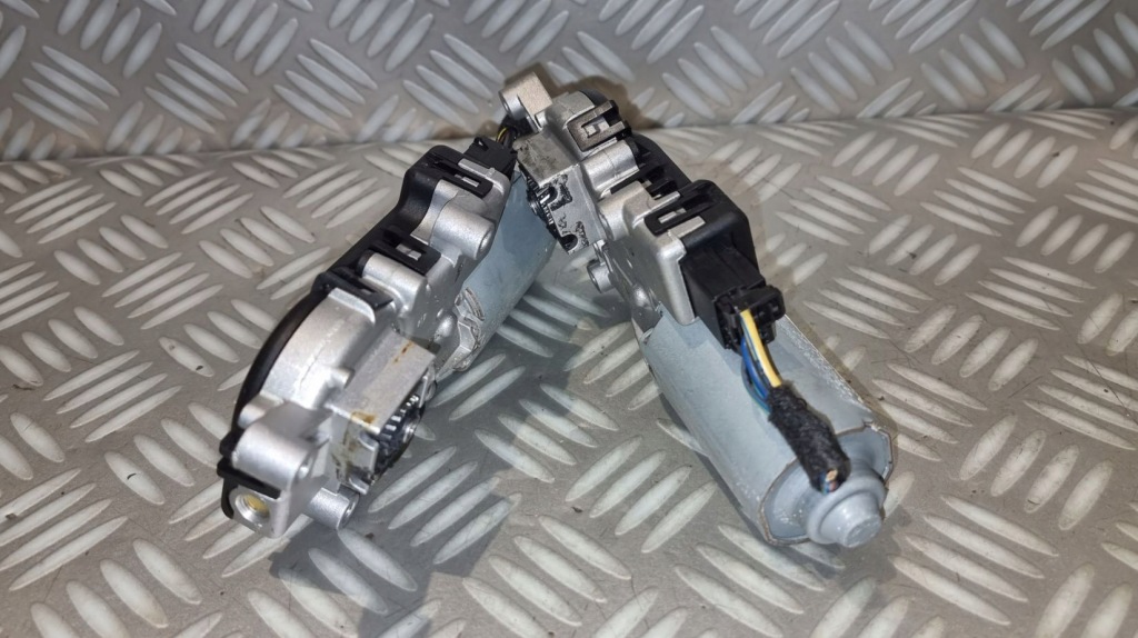 фото №7, Bmw x5 e53 lift e70 e61 lci e91 моторчик люк панорамы 6922652-04