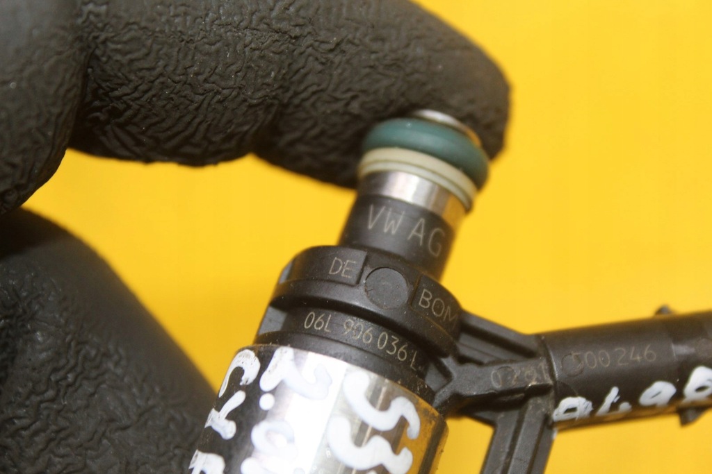 фото №6, Форсунка инжектор audi s3 8v vw golf seat skoda 2.0 tfsi cyf 06l906036l