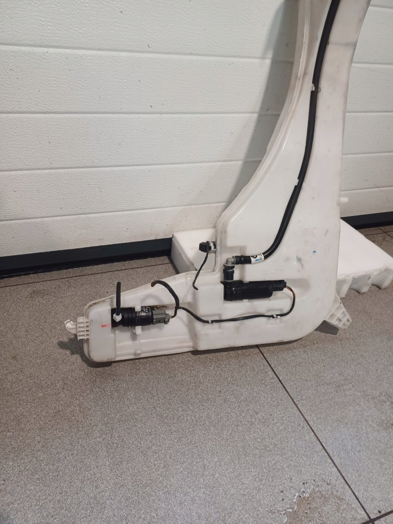 Бак рідина розпилювача bmw x3 f25 132643-10 Київ