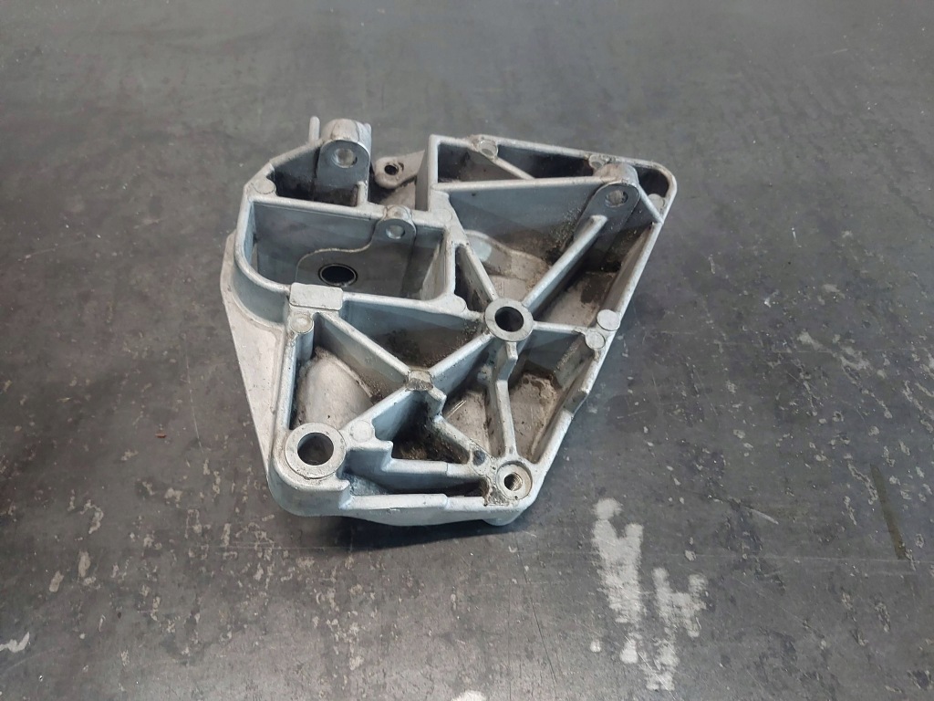 фото №9, Кронштейн / кронштейн компресора кондиціонера bmw 3 e46 320d 136km 2247388