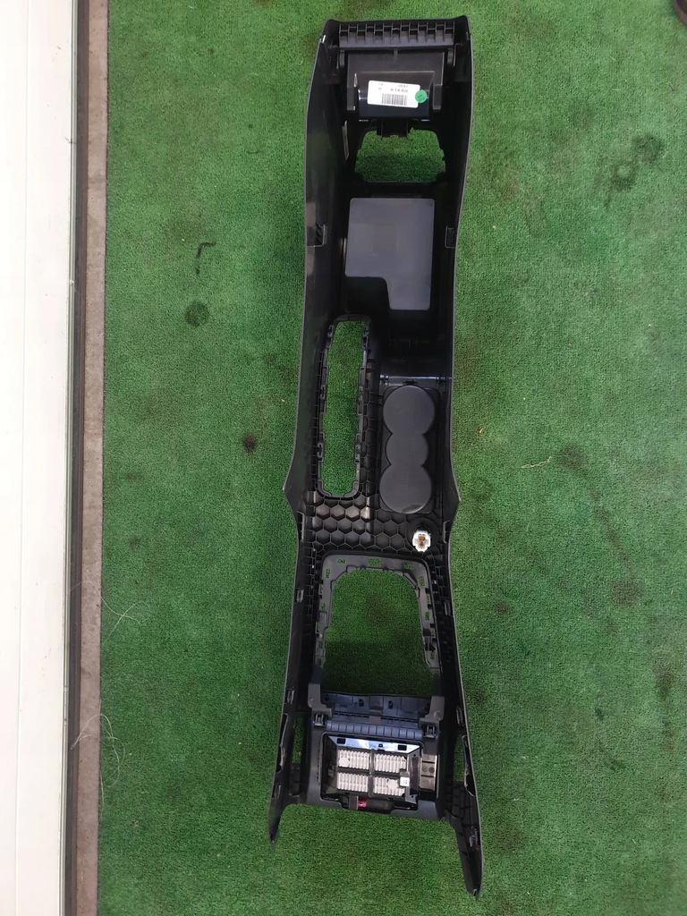 фото №8, Skoda octavia iii туннель средний подлокотник 5e1863243b