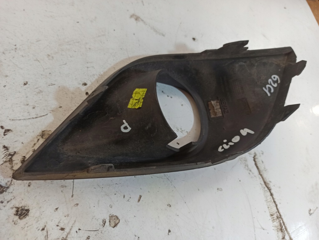 Renault clio 4 iv 0,9tce решётка бампера правая 261a39715r Доставка