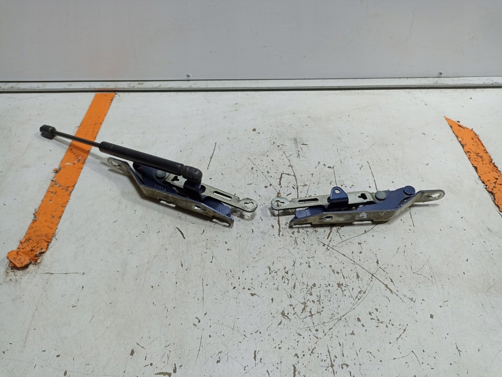 фото №1, Porsche carrera s 911 997 петля крышки левый правый