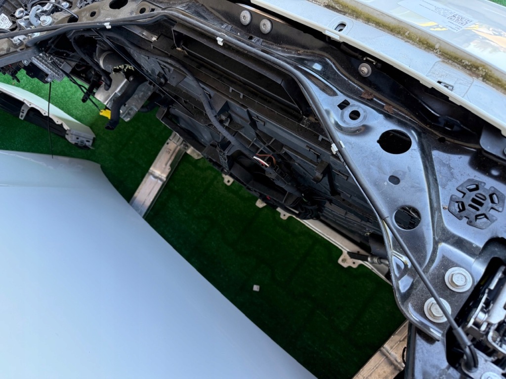 Капот крылья бампер ремень радиатор лампы bmw 2 u06 a300 Киев