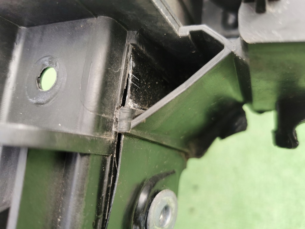 фото №9, Pas передний усилитель audi a1 8x b.ładny 8x0805588b