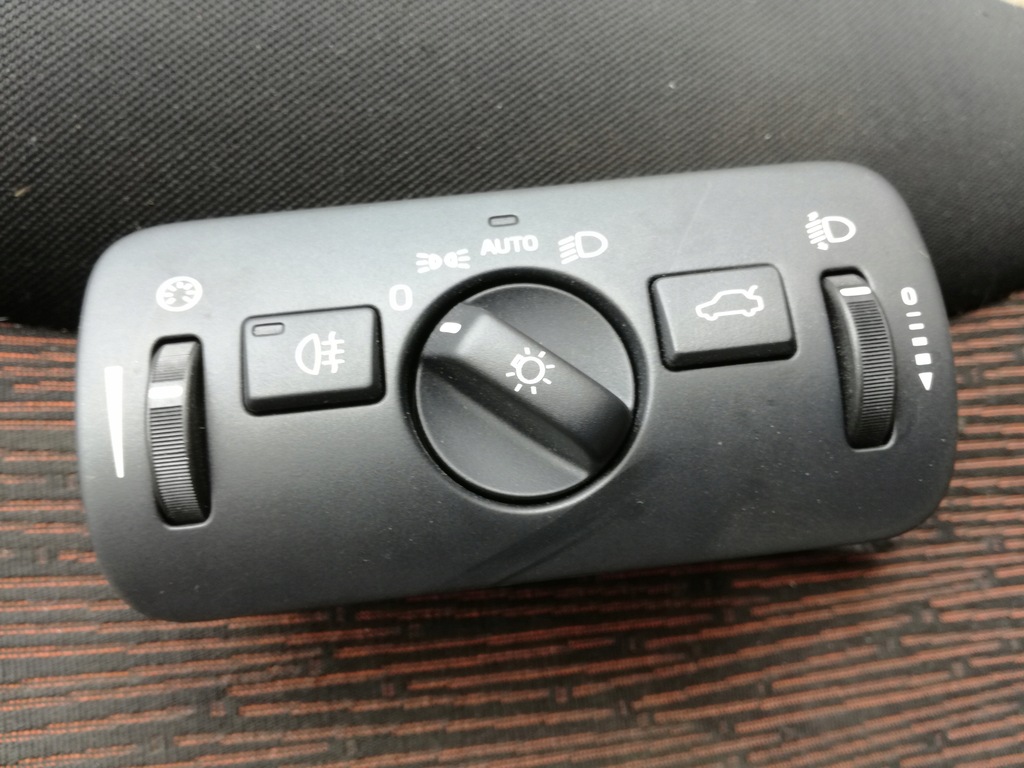 фото №1, Volvo v40 ii 2012-19 rok выключатель света 30739425