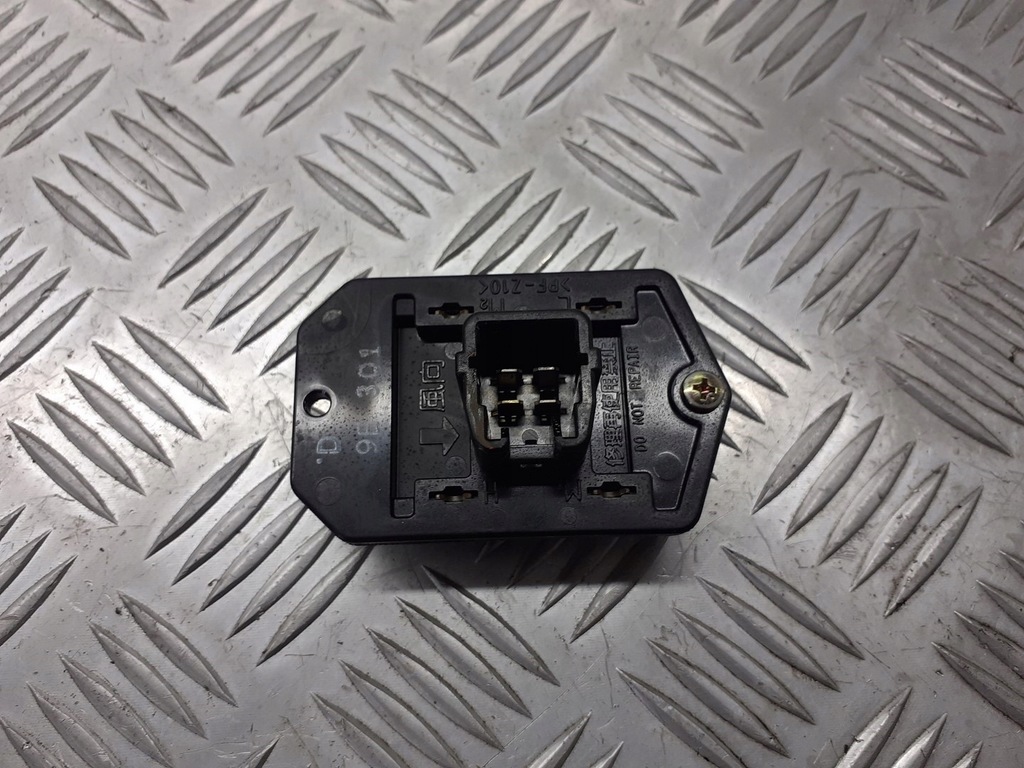 фото №1, Резистор резистор вентилятор toyota yaris i