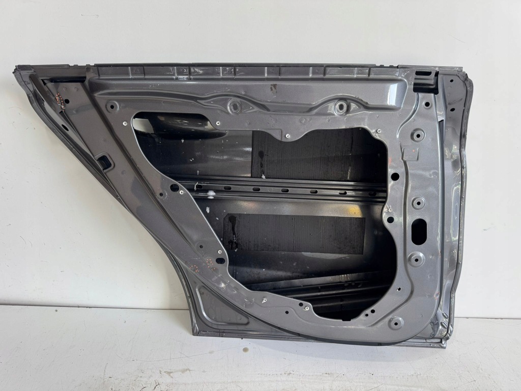 Mercedes cla 117 w117 13- дверь левая задний  задние a1177322110 Доставка