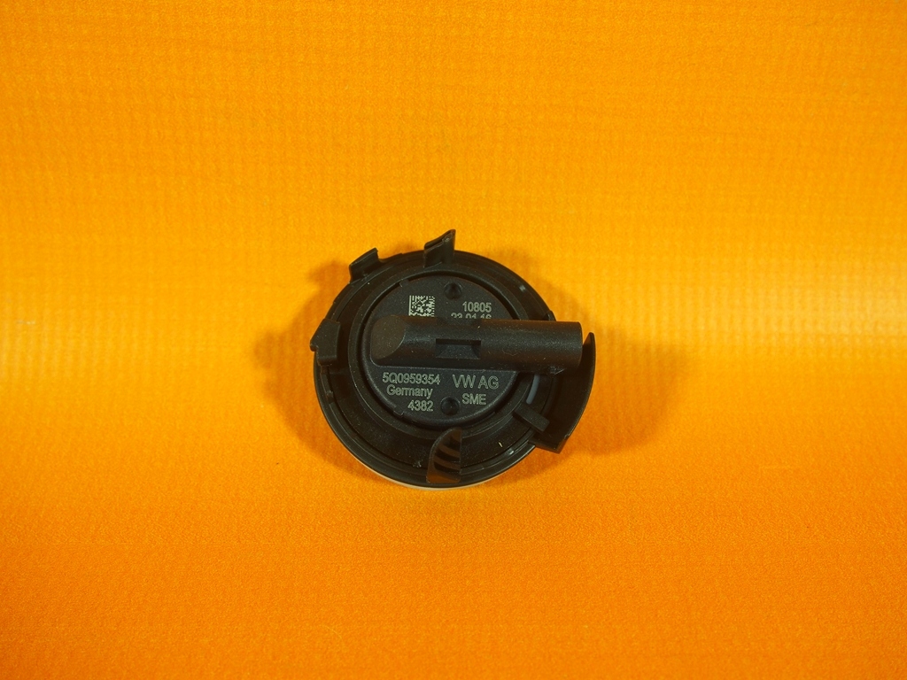 фото №9, Audi a3 8v датчик ударный боковой 5q0959354