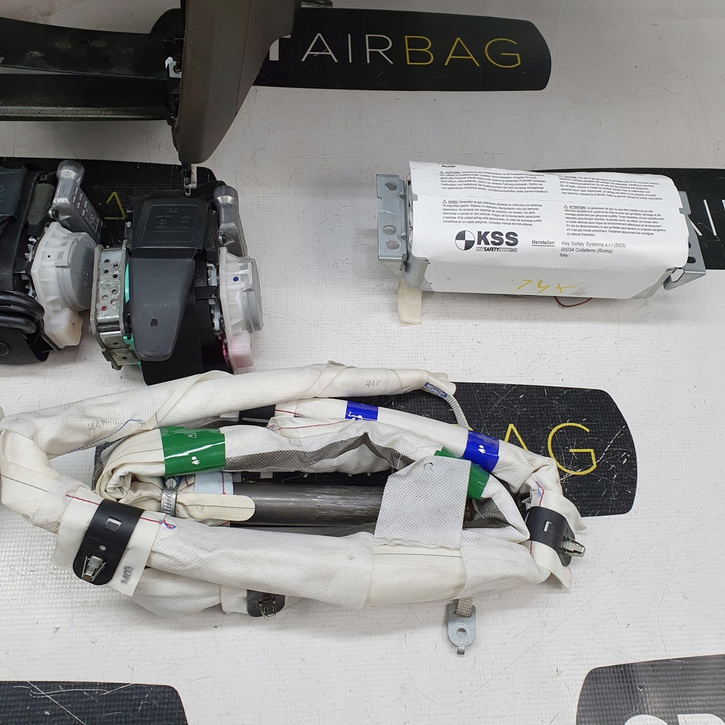 фото №9, A5 8t приборная панель консоль подушки безопасности ремни подушка безопасности