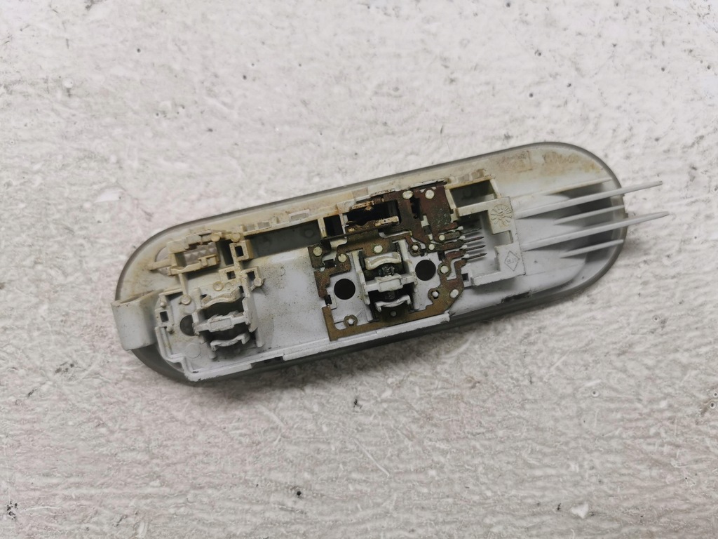 фото №2, Лампа потолочный renault twingo ii 07-14