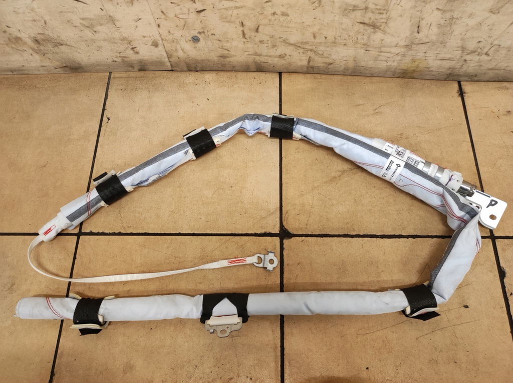 фото №1, Шторка безопасности правая sandero iii 3 orginał