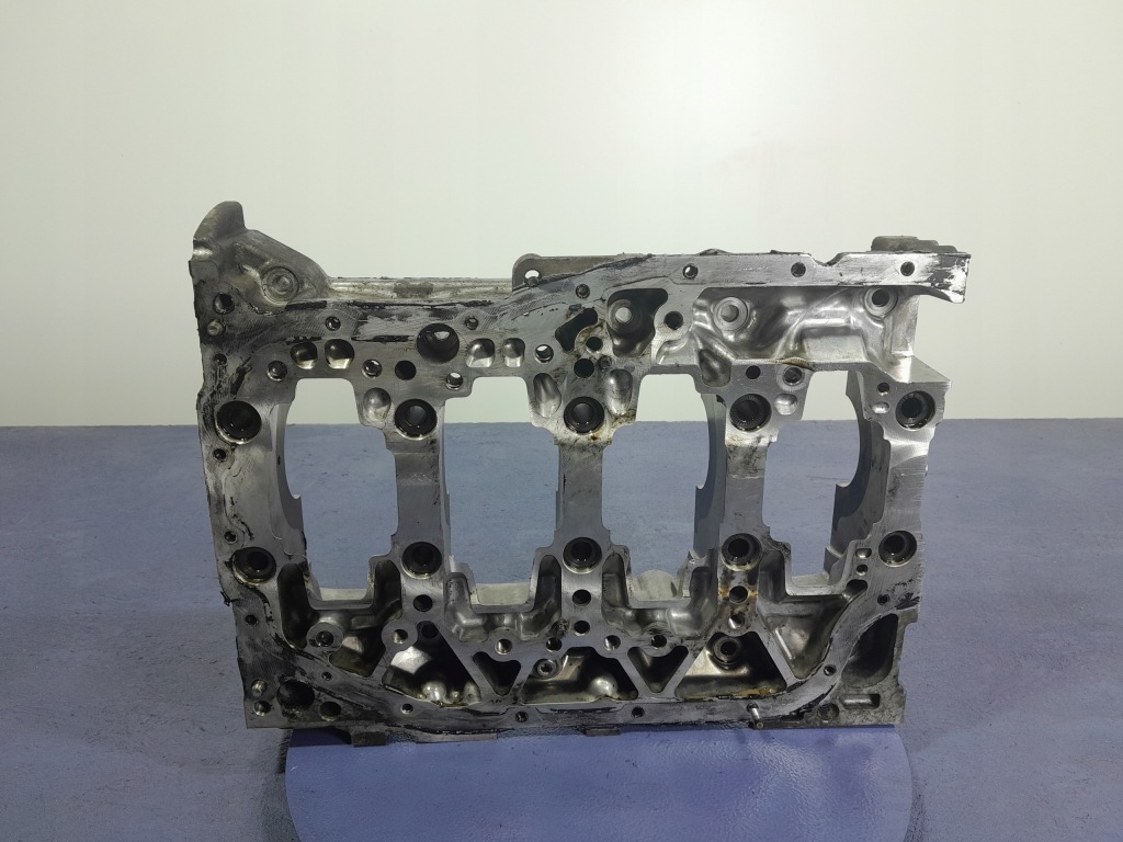 Lexus is 2 2.2 d-cat 2adfhv картер піддон масляна pół блок рамка двигуна Київ