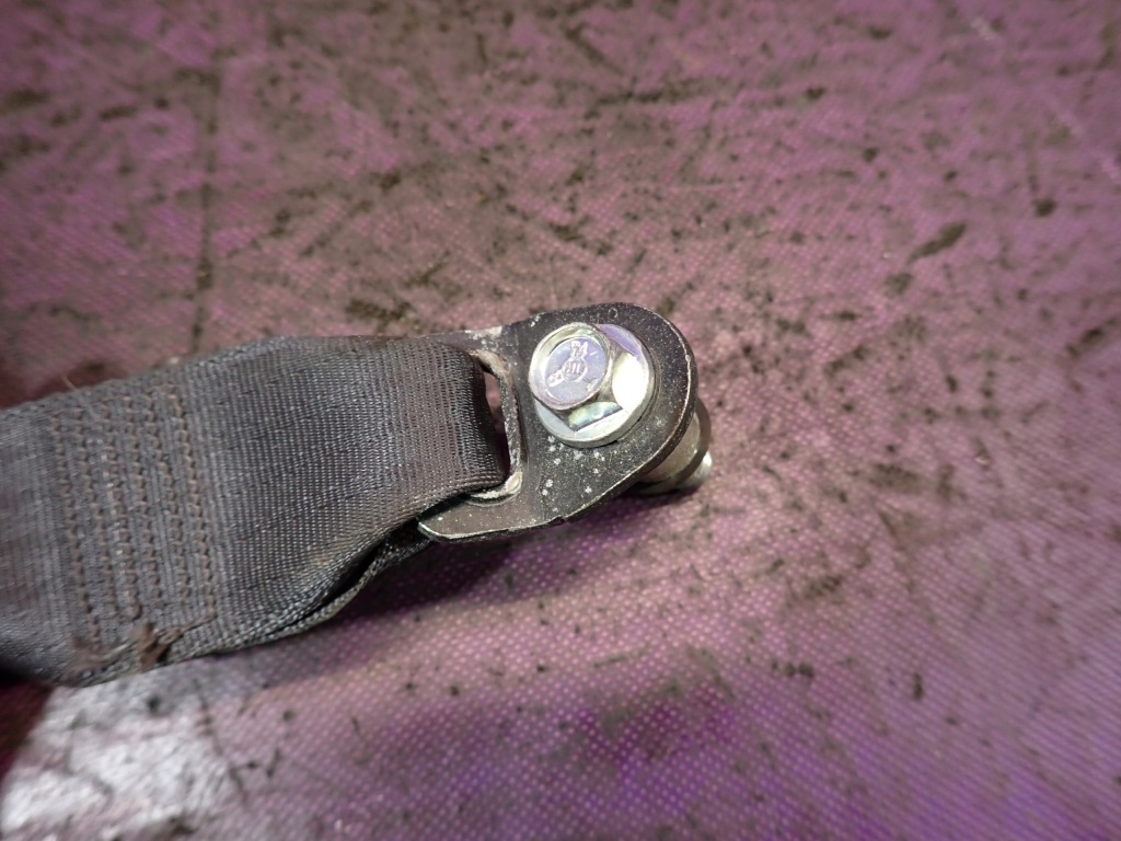 Subaru forester 3 07- ремень безопасности перед правый  передний 7r3010-p Недорого