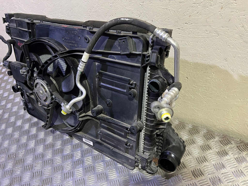 фото №8, Volvo v40 2016 радіатор / комплект