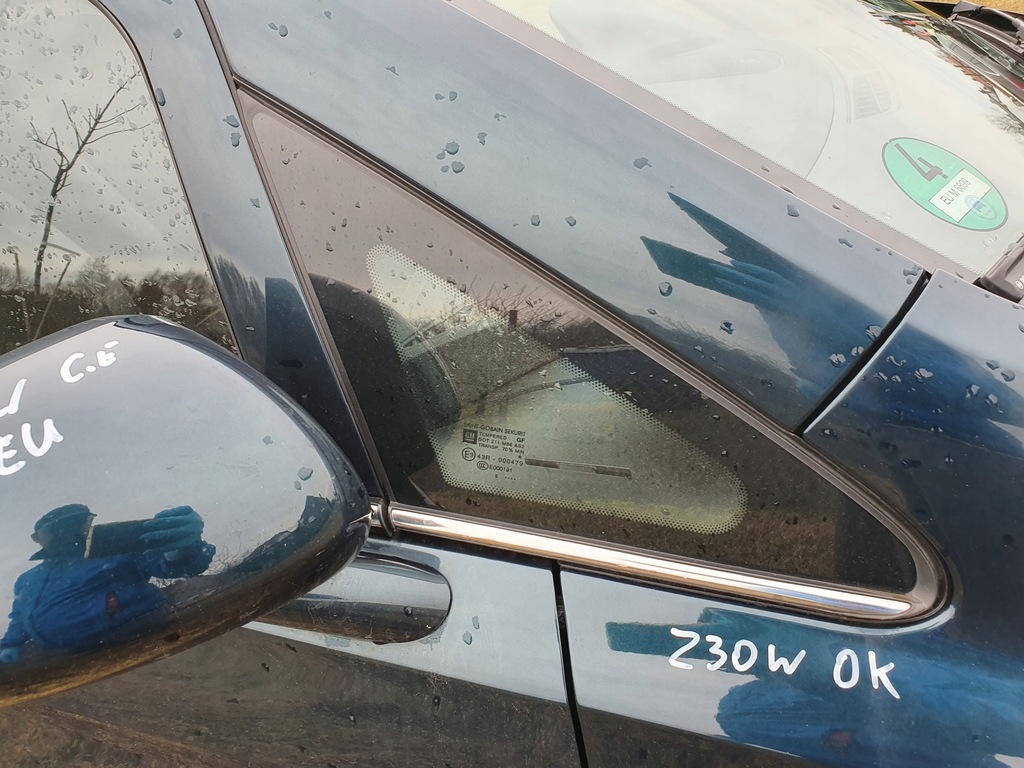 фото №1, Правая стекло кузовная треугольник хром corsa e