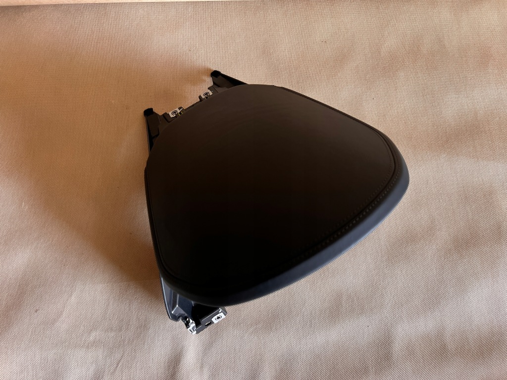 Козирок накладка консолі audi r8 4s 4s0858291a Оригінал