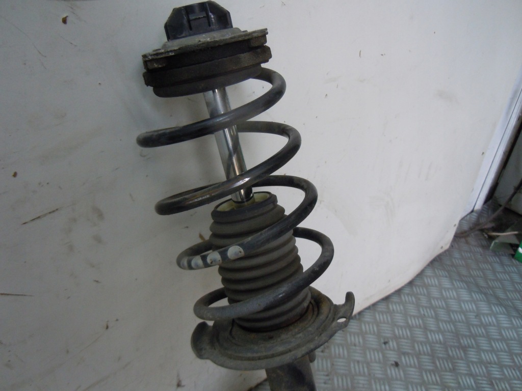 фото №3, Поворотный кулак левый перед mercedes w169 2.0d