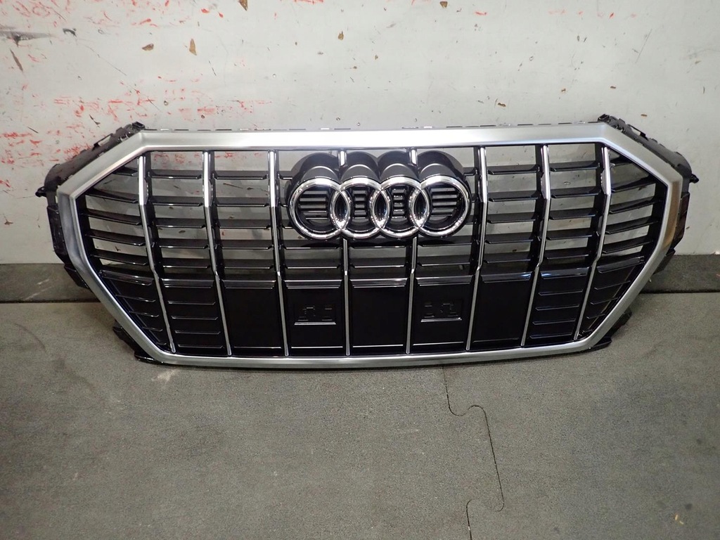 фото №1, Решётка радиатора audi q3 ii 2018- nowa оригинал 83a853651e