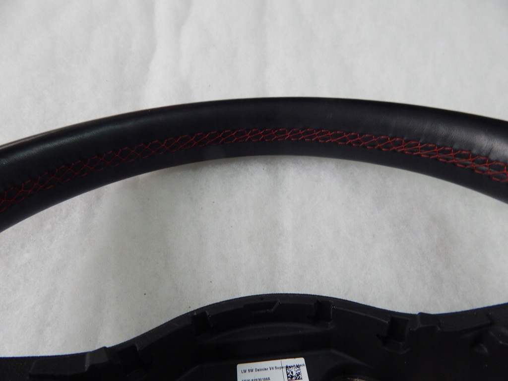 Mercedes w118 w177 x247 w205 w253 - воздуховод oryg czerwona nić amg Киев